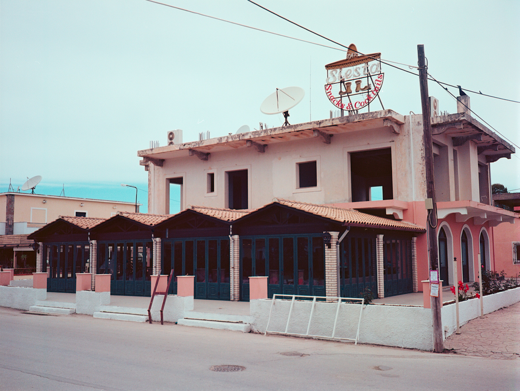 Image of a building with a sombrero