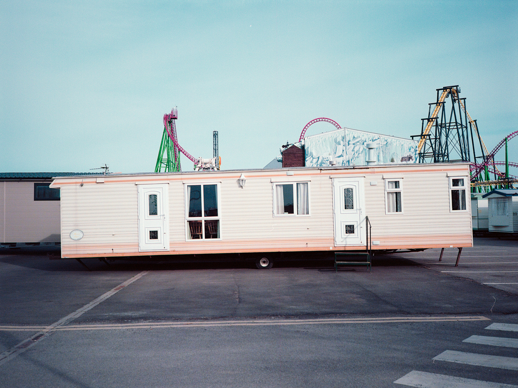 Image of a theme park with mobile home